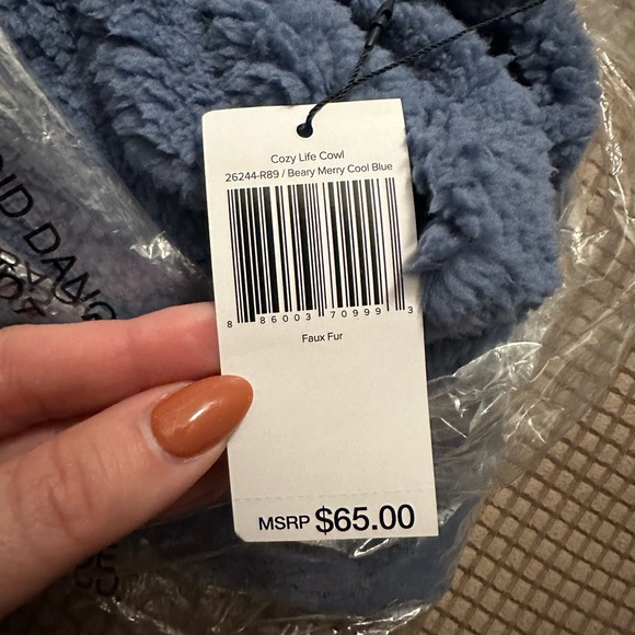 Vera Bradley Cowl NWT - Picture 5 of 5